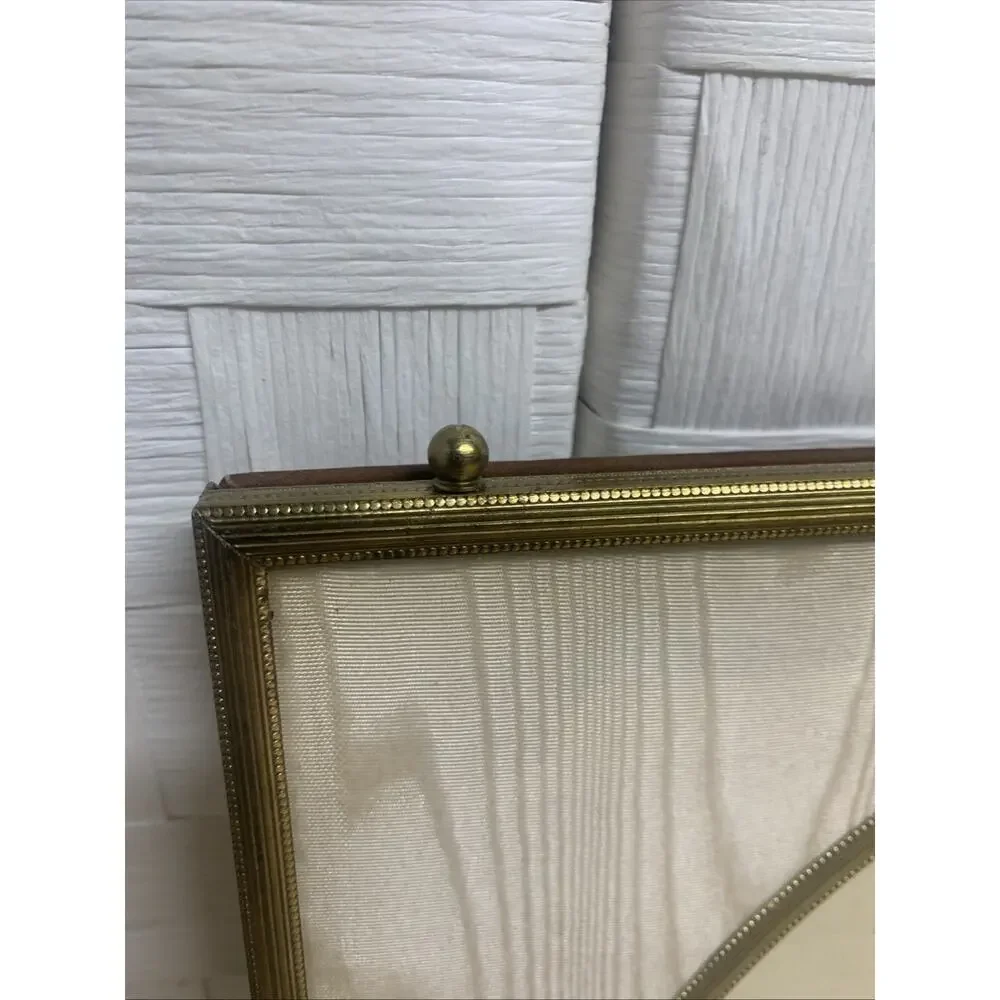 Vintage 10x12 Brass Metal Picture Frame w/ Oval Brass & Faux Wood Pattern Inlay